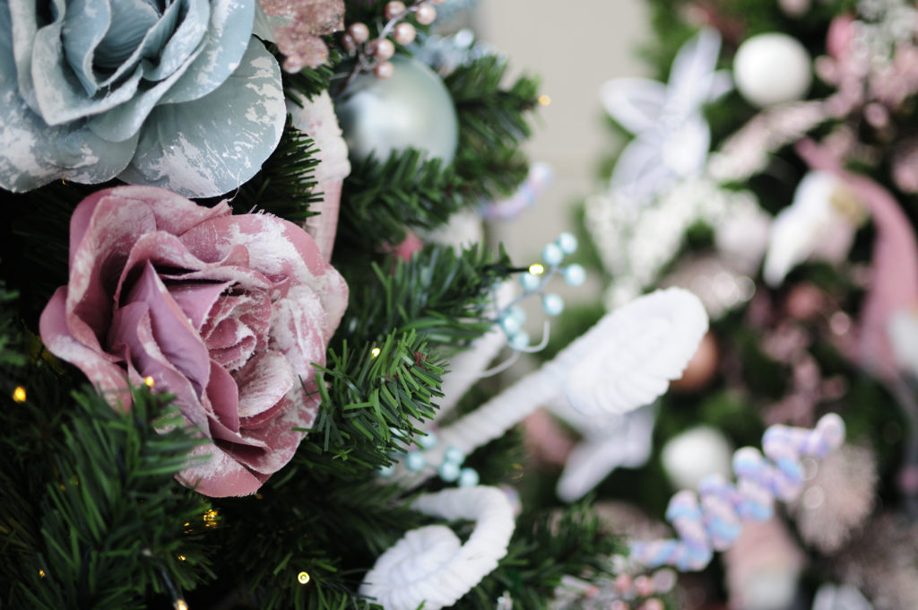 Tree Story, Locações Criativas para sua decoração de Natal – Revista Opinião